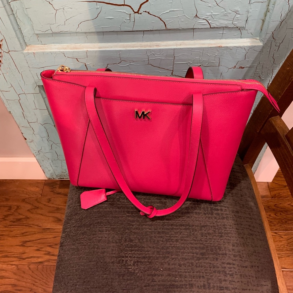 Pink purse 👛